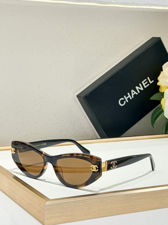 Picture of Chanel Sunglasses _SKUfw81853729fw